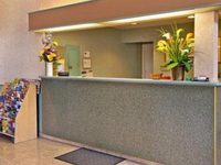 Days Inn & Suites Hayward