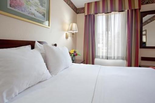 фото отеля Holiday Inn Express Clemmons