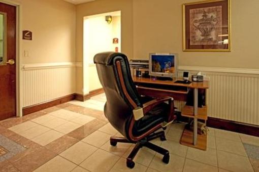 фото отеля Holiday Inn Express Clemmons