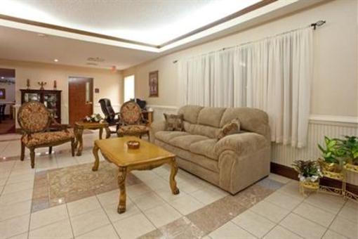 фото отеля Holiday Inn Express Clemmons