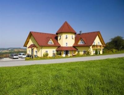 фото отеля Hotel Pension Loipersdorf Oasis