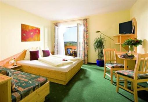 фото отеля Hotel Pension Loipersdorf Oasis