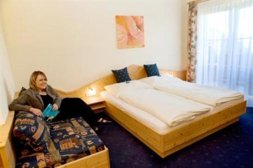 фото отеля Hotel Pension Loipersdorf Oasis