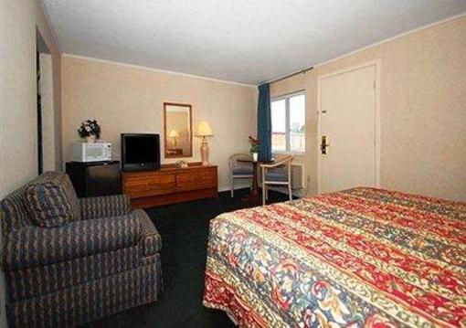 фото отеля Econo Lodge East Hartford