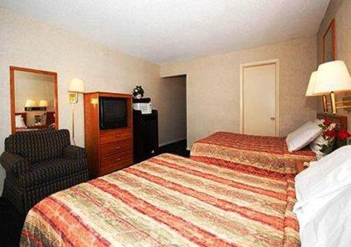 фото отеля Econo Lodge East Hartford