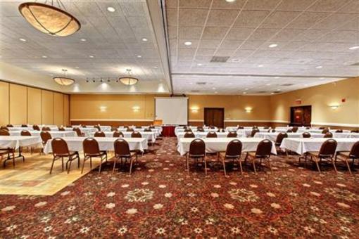 фото отеля Best Western Kelly Inn Saint Cloud