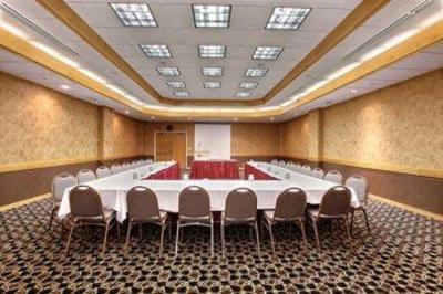 фото отеля Best Western Kelly Inn Saint Cloud