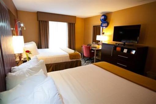 фото отеля Holiday Inn Express Hotel & Suites Vineland