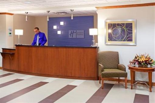 фото отеля Holiday Inn Express Hotel & Suites Westfield