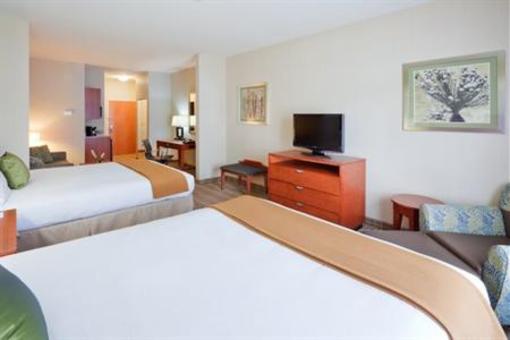 фото отеля Holiday Inn Express Hotel & Suites Westfield