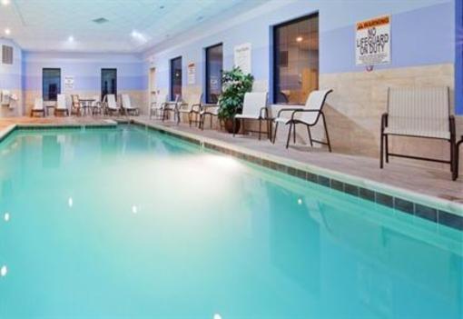 фото отеля Holiday Inn Express Hotel & Suites Westfield