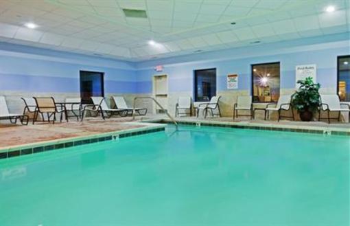 фото отеля Holiday Inn Express Hotel & Suites Westfield