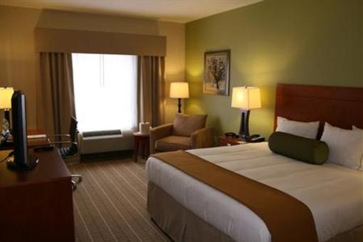 фото отеля Holiday Inn Express Hotel & Suites Westfield