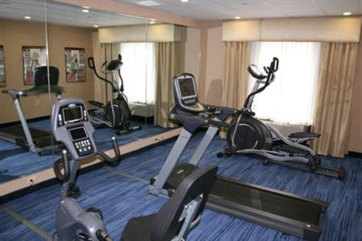 фото отеля Holiday Inn Express Hotel & Suites Westfield