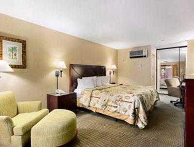 фото отеля Days Inn Seaworld San Diego