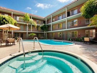 фото отеля Days Inn Seaworld San Diego