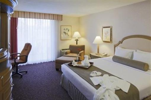 фото отеля Crowne Plaza Hotel San Diego - Mission Valley