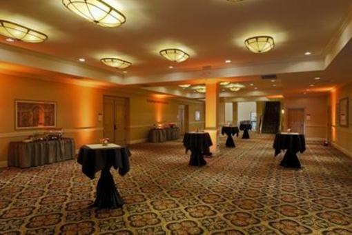 фото отеля Crowne Plaza Hotel San Diego - Mission Valley