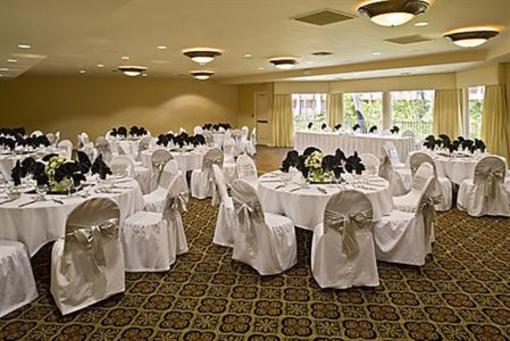 фото отеля Crowne Plaza Hotel San Diego - Mission Valley
