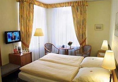 фото отеля Park Hotel Am Lindenplatz