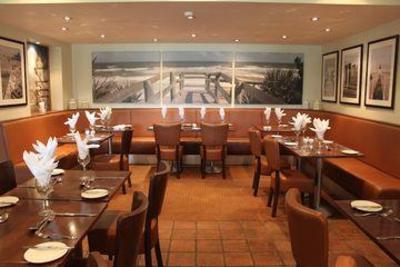 фото отеля Madison Hotel Swindon