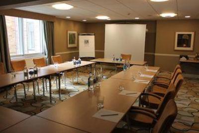 фото отеля Madison Hotel Swindon