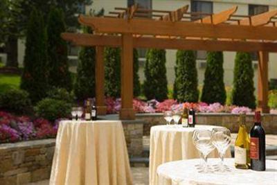 фото отеля Doubletree Hotel Boston/Bedford Glen