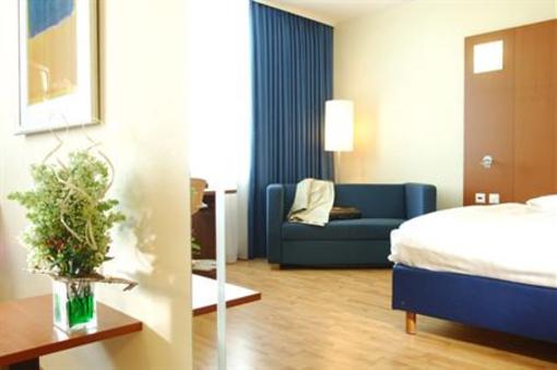фото отеля Ramada Encore Geneva Hotel