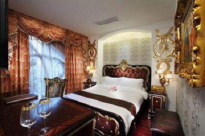 фото отеля Hotel A&EM 19 Dong Du