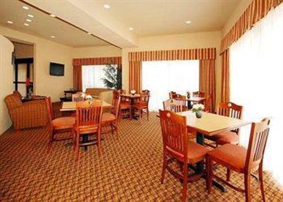 фото отеля Comfort Suites North IH 35