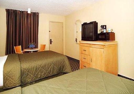фото отеля Quality Inn Universal Studios Area