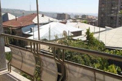 фото отеля Apartamentyi Tatev