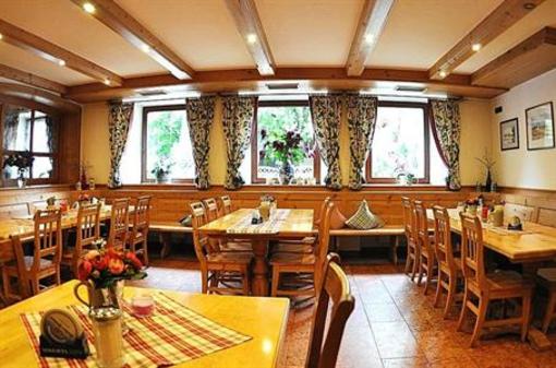 фото отеля Gasthof Zur Post Hotel Raisting