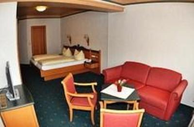 фото отеля Gasthof Zur Post Hotel Raisting