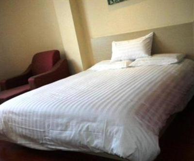 фото отеля Hanting Express Changchun Qimaocheng