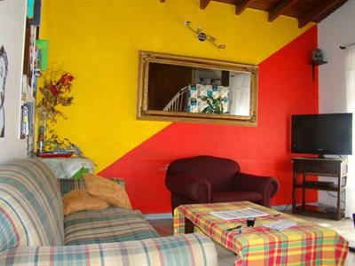 фото отеля Yellow House Hostel