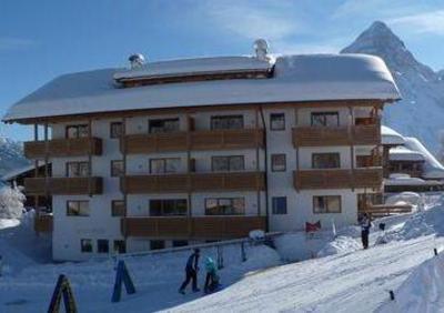 фото отеля Apart Ideal Guesthouse Lermoos