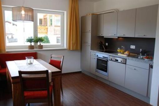 фото отеля Apart Ideal Guesthouse Lermoos