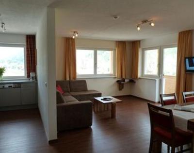 фото отеля Apart Ideal Guesthouse Lermoos