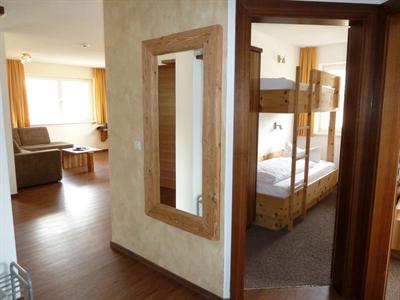 фото отеля Apart Ideal Guesthouse Lermoos