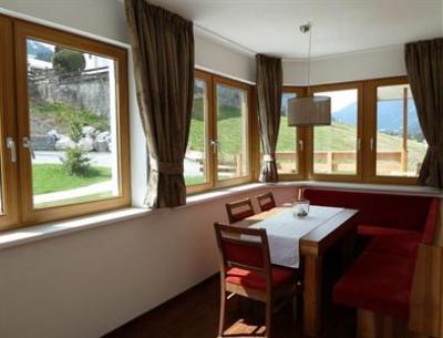 фото отеля Apart Ideal Guesthouse Lermoos