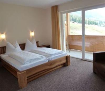фото отеля Apart Ideal Guesthouse Lermoos