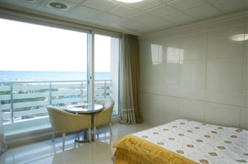 фото отеля Donghae Medical Spa Convention Hotel