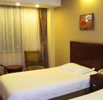 фото отеля Green Tree Inn Jiangdu Longcheng Road Express