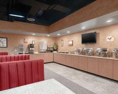 фото отеля Ramada Marshall Inn