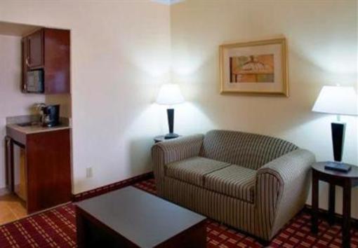 фото отеля Holiday Inn Express Hotel & Suites Sealy