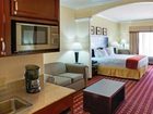 фото отеля Holiday Inn Express Hotel & Suites Sealy