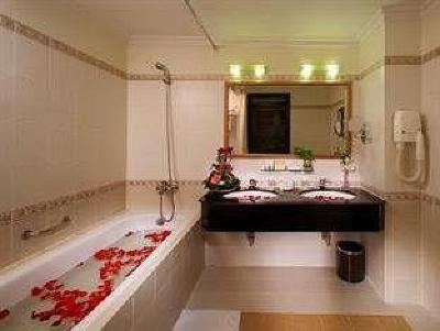 фото отеля First Hotel Ho Chi Minh City