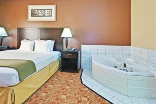 фото отеля Baymont Inn and Suites Franklin
