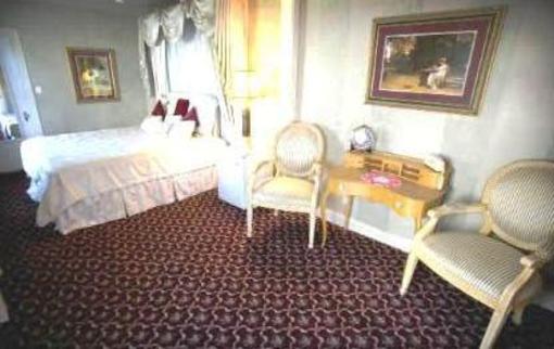 фото отеля Amid Summer's Inn Bed and Breakfast